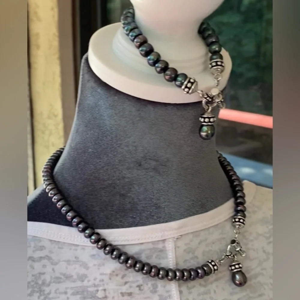 Jewelry - Picture 1 of 4